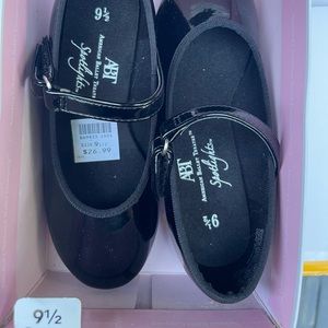 American Ballet Theatre (ABT) NEW tap shoes. Toddler 9 1/2.